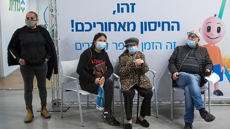 מגפת השפעת: מש' הבריאות ממליץ לאוכלוסיות בסיכון לעטות מסכה