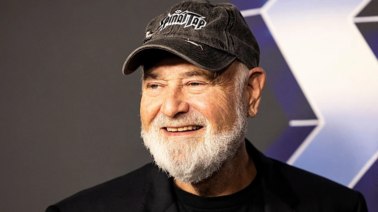 בנו של רוב ריינר הואשם ברצח הוריו - ועשוי לקבל עונש מוות