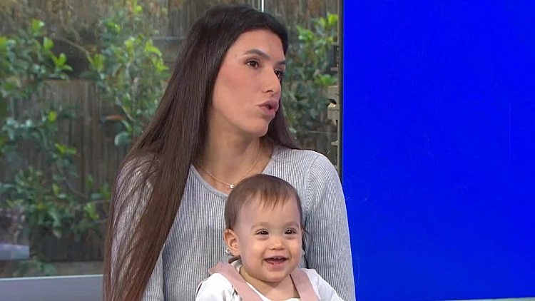 כמעט מתה בחדר הלידה - ושרדה כדי לספר: "כאילו ישנתי וקמתי"