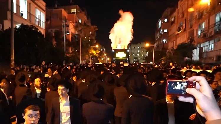 ריקודים, ברכות ומכוניות יוקרה: העריקים החרדים חוגגים ניצחון