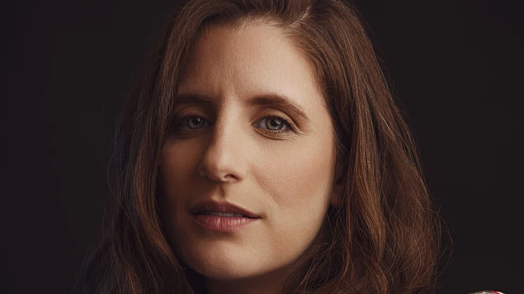 עשתה אקזיט של מיליונים – והחליטה להפוך לזמרת: "נפתח אצלי סכר"