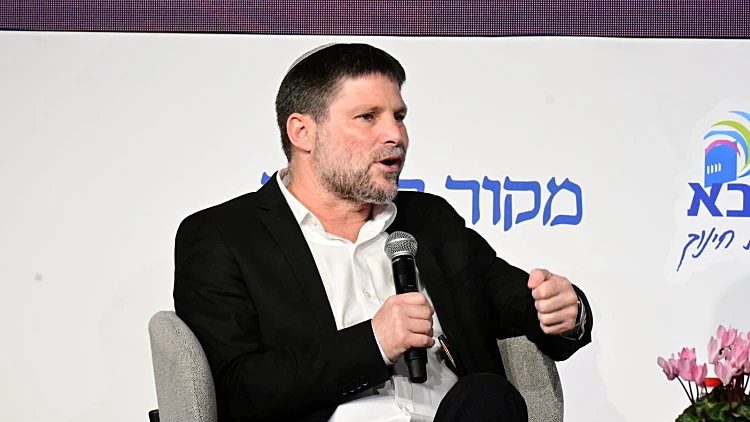 סמוטריץ': "מי שעבד עם קטר צריך לשבת מאחורי סורג ובריח"