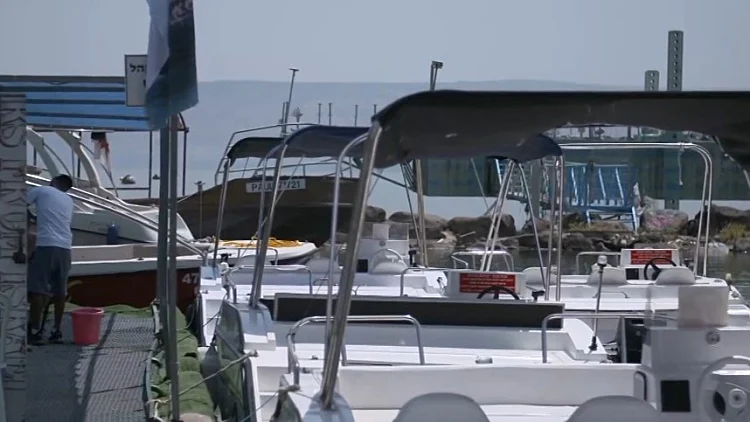 מחאת העסקים בטבריה: הסוחרים שפועלים להחזיר את התיירים לעיר