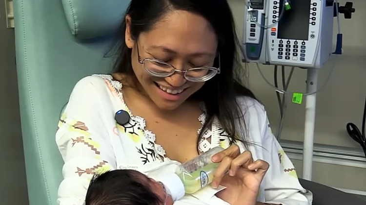 הגיעה לניתוח להסרת ציסטה – וגילתה שהיא בהיריון מתקדם