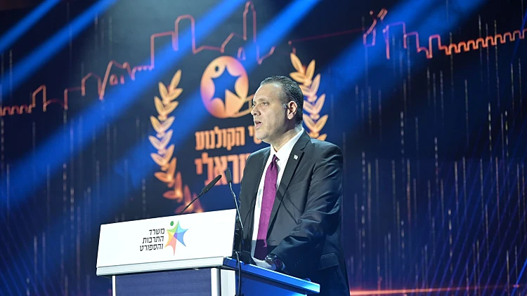 אחרי הסערה והאיומים: טקס פרסי הקולנוע יצא לדרך