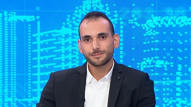 שיטה חדשה: משתילים שיניים ויוצאים עם פה חדש באותו היום