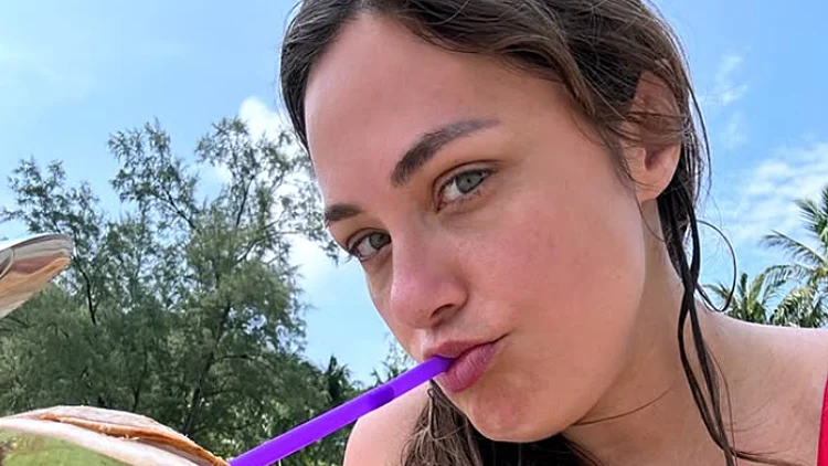 קרן פלס בווידוי מפתיע: "אני מקבלת מהילדים נזיפות"