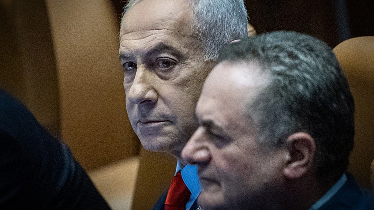 בשל העיכוב בחזרת ש"ס: נתניהו הציע לכ"ץ לכהן גם כשר הפנים