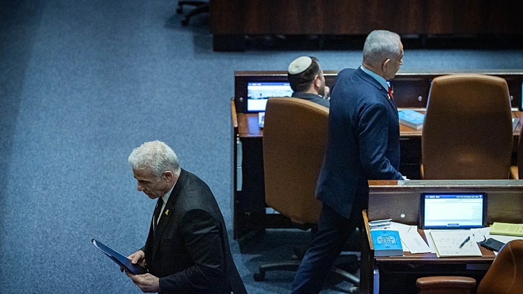 לפיד דורש לפתוח בחקירה: "נתניהו זייף פרוטוקולים ביטחוניים"