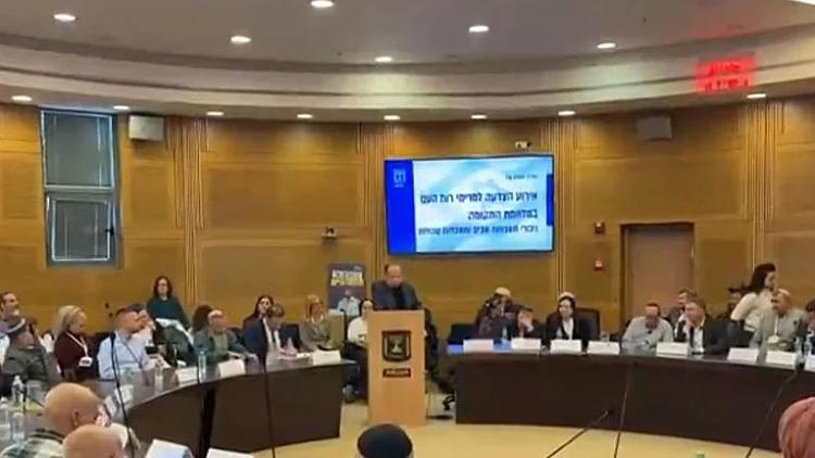 האירוע בכנסת שפילג את משפחות 7.10: "סכין בלב"