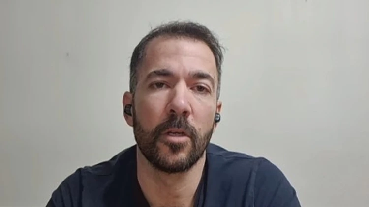 נסע לחו"ל - וזהותו נגנבה בארץ: "הג'ט לג הכי ארוך אי פעם"