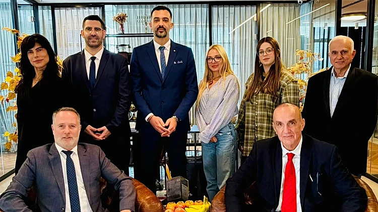 עו"ד שרון נהרי