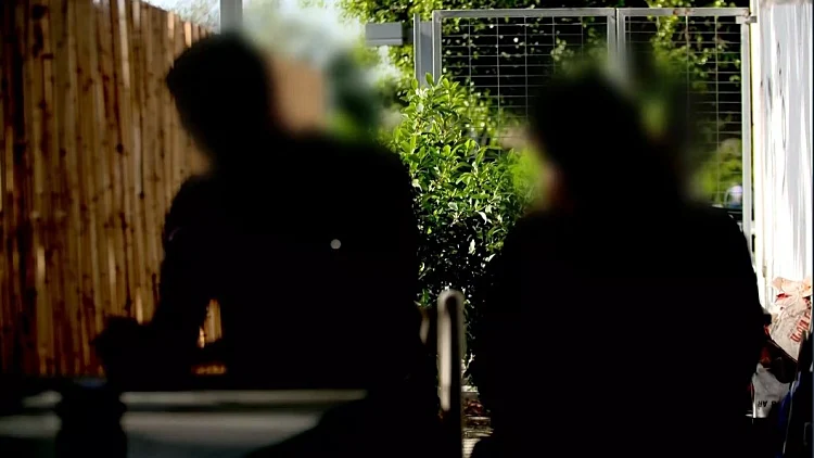 הנערה עם הצרכים המיוחדים, הפגיעה המינית - ואטימות המשטרה