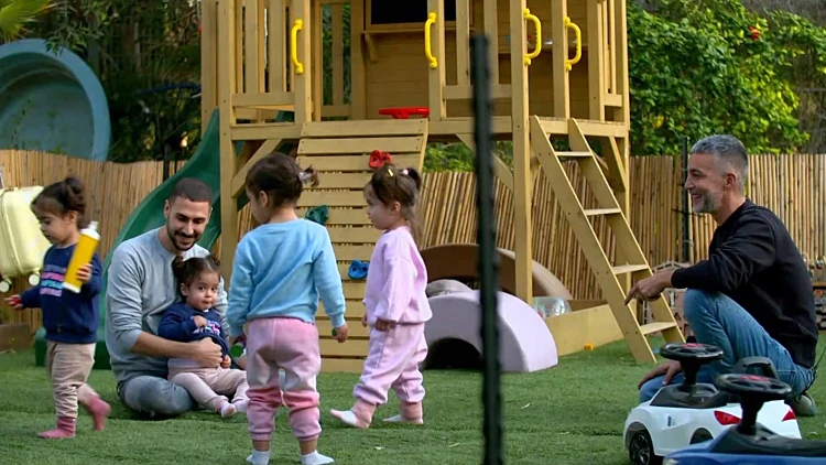 רביעייה בהפתעה: ניסו להקים משפחה - וקיבלו שני זוגות תאומים