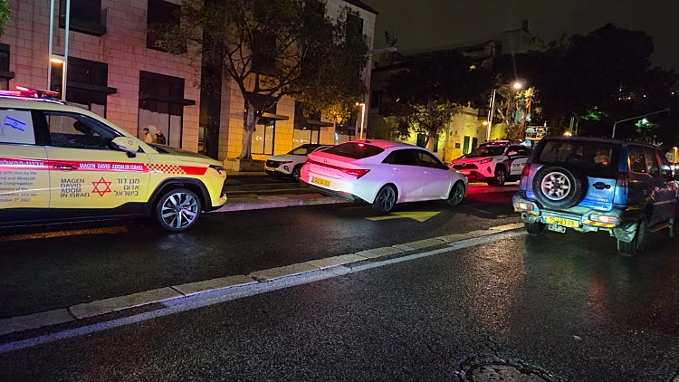 הזירה בחיפה שבה נהרג גבר שנפל מגובה