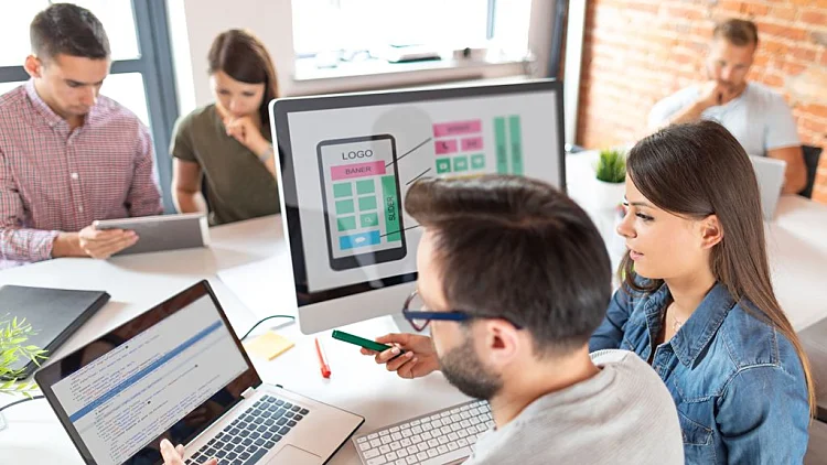 פיתוח אתרים ומערכות מתקדמות בחברת Red Ghost