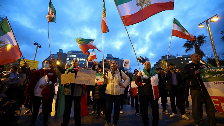 הפגנת תמיכה בעם האיראני בברצלונה