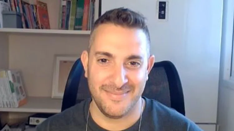 המורה שריגש את המדינה: "הבעיה היא לא ידע, אלא דפוס חשיבה מקובע"