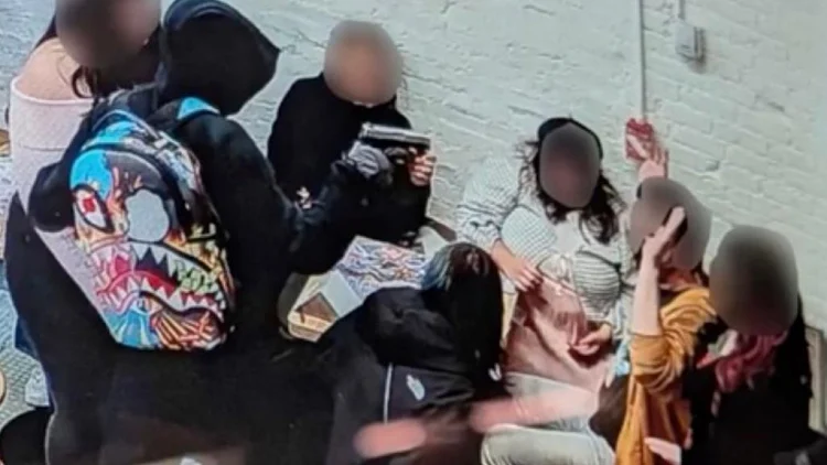 שוד מזוין בחנות פוקימון