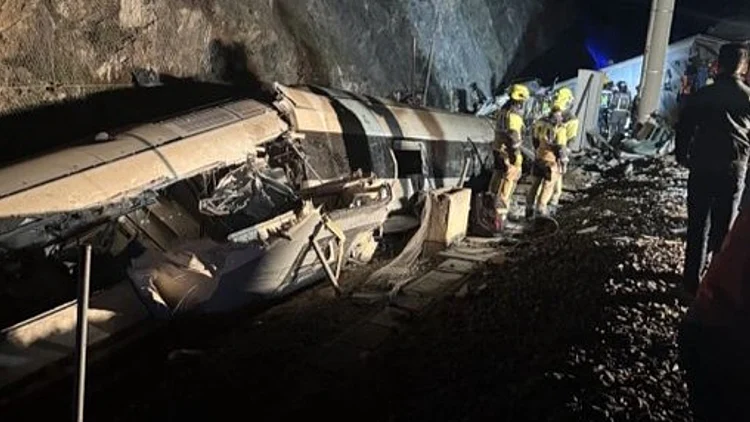 אסון בספרד: לפחות 39 הרוגים וכ-200 פצועים בהתנגשות בין רכבות