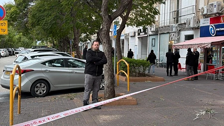 תקרית חריגה בקריות: גבר איים להתאבד והצית שוטר, מצבו בינוני