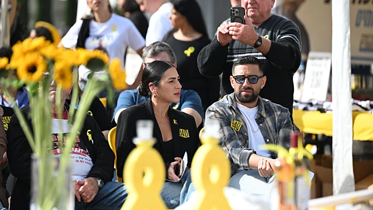 שגב כלפון בכיכר החטופים: "מבקש לעשות הכל כדי שגם רן יחזור"