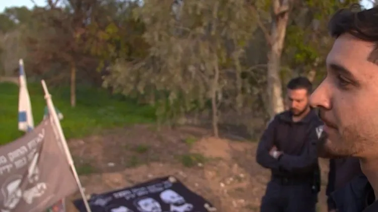 "לא חשב על עצמו והציל אותנו": החברים של רני חוזרים לזירת הקרב