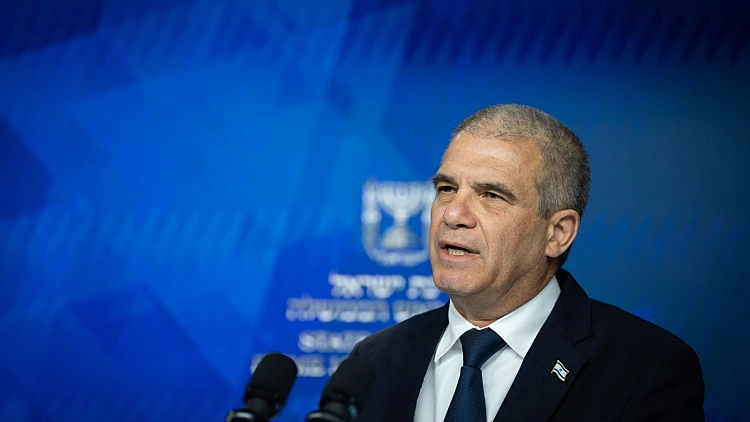 אחיו של שורד השבי נגד גל הירש: "לא ציפינו שילכלך עלינו"