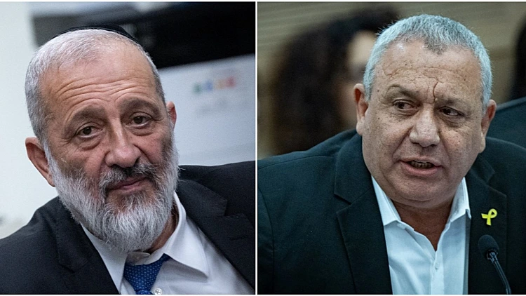 דרעי תקף את איזנקוט: "אתה צועד בדרכו של לפיד - ותסיים כמוהו"