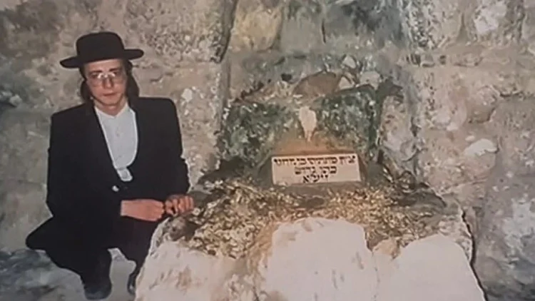 "קבר הרב" ביער בן שמן התברר כבדיחה: "היינו בשוק שזה הצליח"