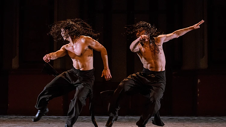 להקת המחול הארגנטינאית Los Potros Malambo