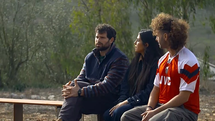 "יש פיצוצים ברקע, אבל אנחנו פה": הצעירים שפועלים לשקם את מטולה