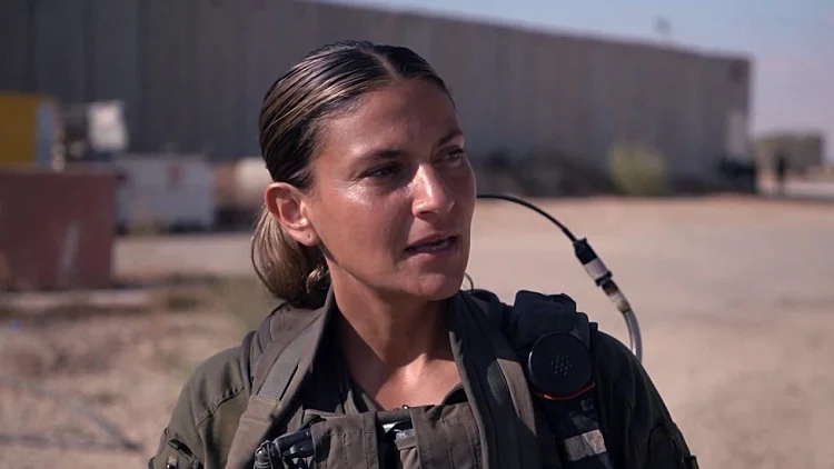 הקצינה שהפכה לסמל וליעד למכונת הרעל: "אין מקום נכון לי יותר"