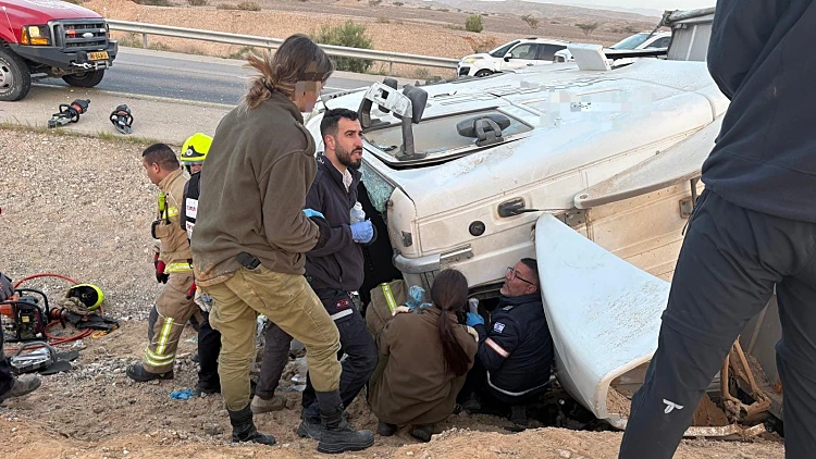 כבישים מדממים: שני פצועים קשה בתאונות בערבה ובכרמל