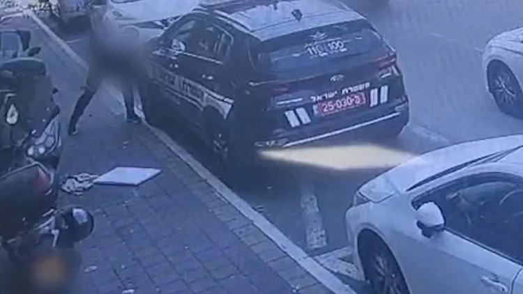 אישום: דקר צמיג ניידת - כנקמה על דו"ח תנועה | תיעוד