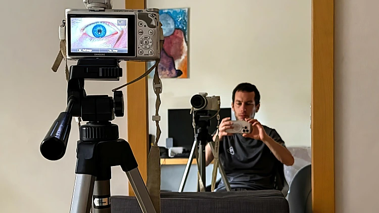 "הרגע שבו נשמע הקליק והתריס נפתח ונסגר, הוא רגע קסום בשבילי"