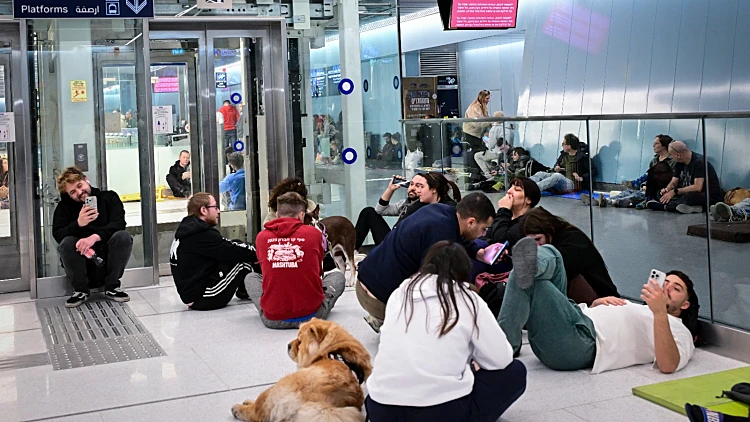 פיקוד העורף עדכן את ההנחיות, המרחב האווירי של ישראל נסגר