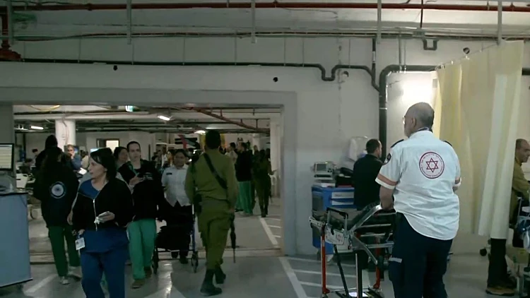 מאושפזים בחניון: בתי החולים העבירו אלפי מטופלים למרחב מוגן