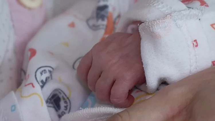 ללדת במרחב המוגן: הנשים שמביאות לעולם חיים - תחת אש