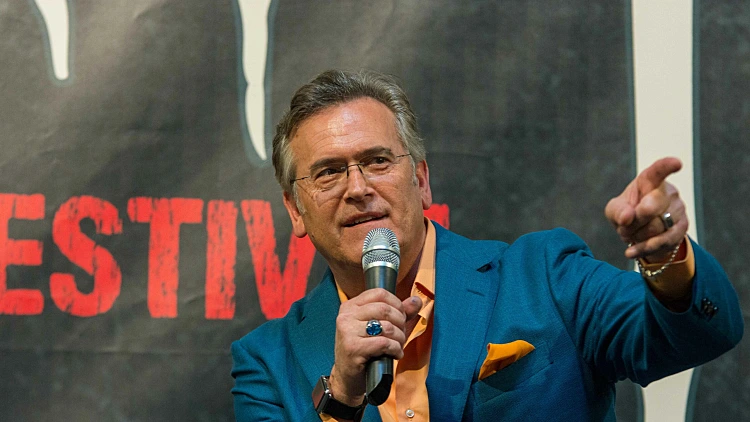 השחקן ברוס קמפבל חושף אבחנה של מחלת הסרטן