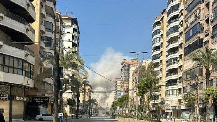 תושב הדאחייה בשיחה עם קצין צה"ל: "תפטרו אותנו מחיזבאללה"