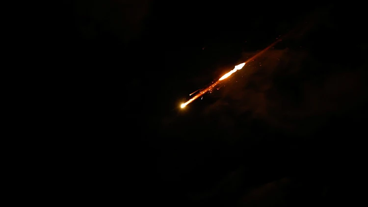 יורט טיל ששוגר מאיראן לאזור המרכז וי-ם; צה"ל תוקף בטהרן