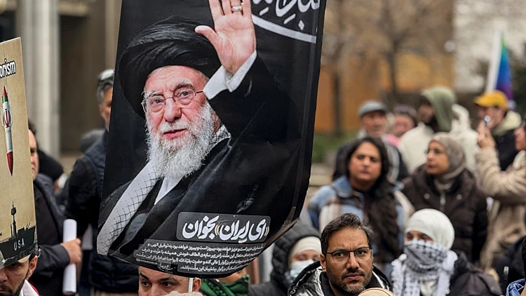 הפגנות תמיכה במשטר האיראני בקנדה