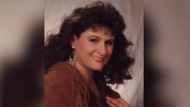 מישל הונדלי סמית', בת 62, נעלמה בקניות לחג המולד לפני 24 שנה ונמצאה פתאום בחיים