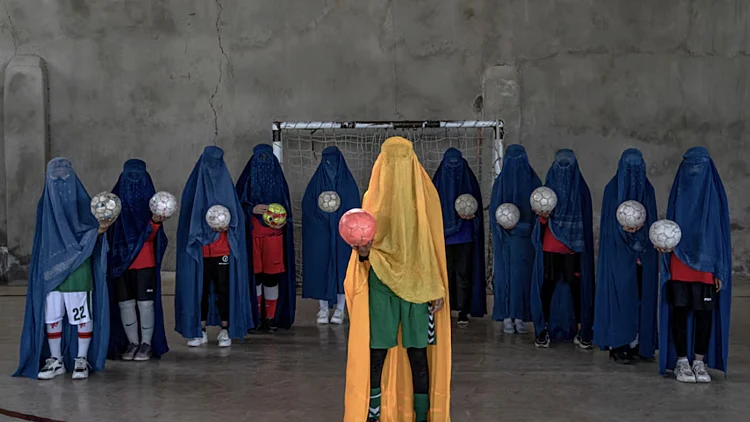 "אם אסור לנו, אז נתאמן בבית": המחאה השקטה של הספורטאיות מאפגניסטן