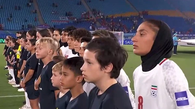 נבחרת איראן במחאה שקטה על המגרש