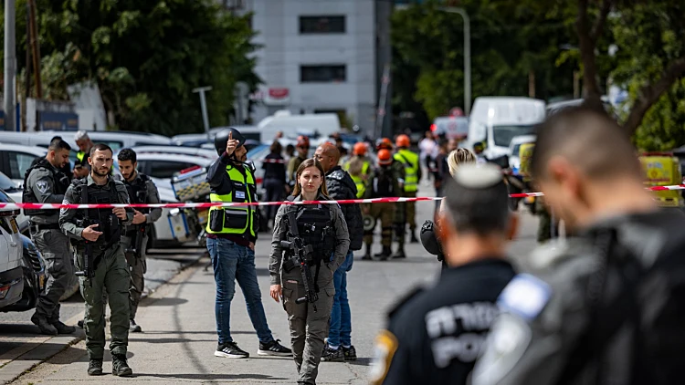 החורים ברשת הביטחון: מי יפצה את ההורים והעובדים?