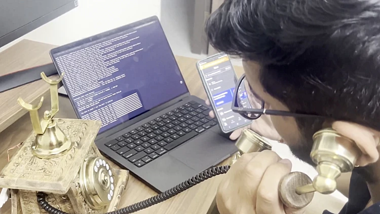 במקום סירי: המפתח שחיבר טלפון חוגה ישן לבינה מלאכותית