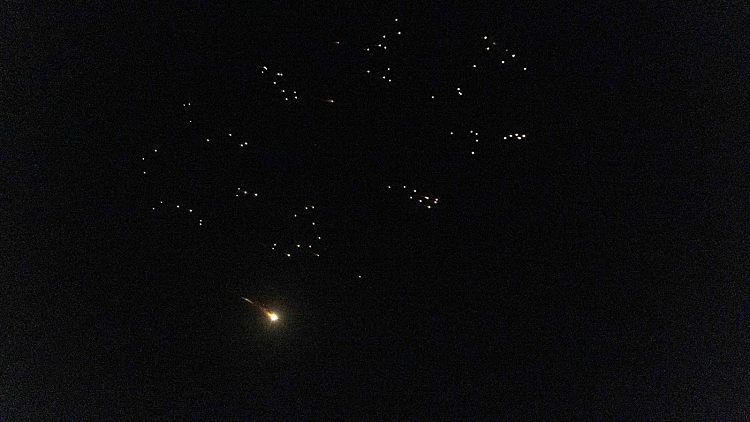 צה"ל: כ-50% מהטילים מאיראן עם ראש מתפצל; היה כשל ביירוט