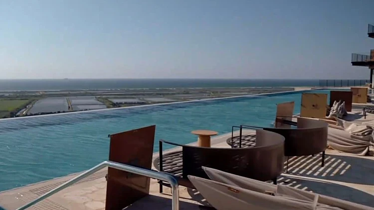 פסח כחול-לבן: הסתערות על המלונות ברקע ביטולי הטיסות